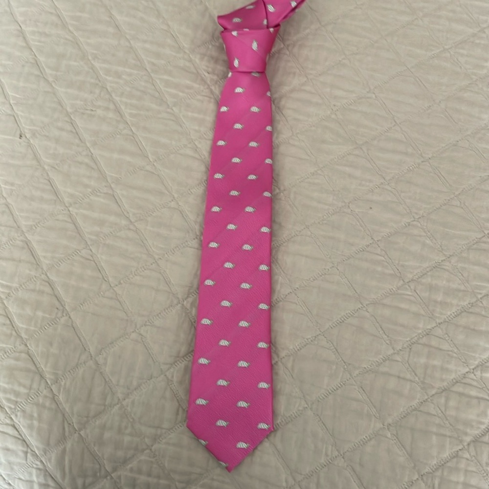 Pink Tie with green Turtles. Save the Turtles